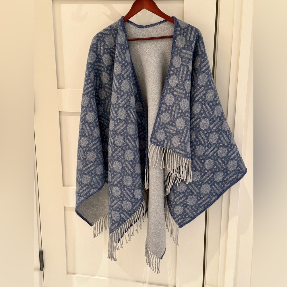 Like New Maje Clover Poncho 🍀